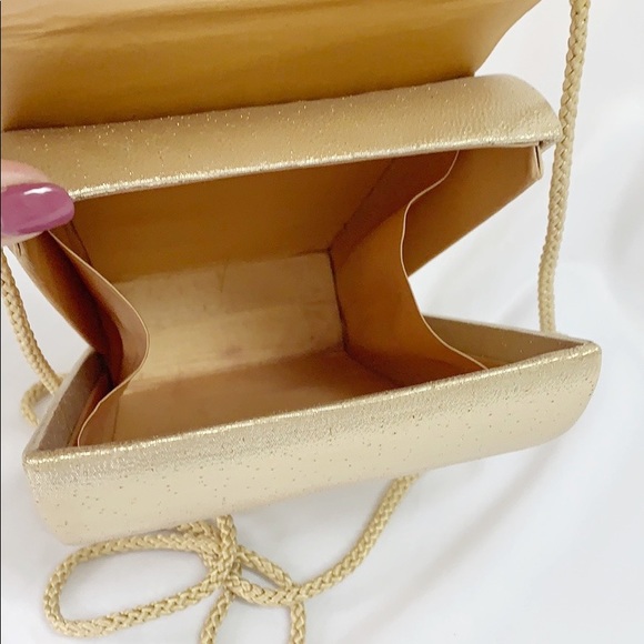 PRESTON & YORK Gold Bucket Bag Crossbody 6”x4.5” - Picture 5 of 7